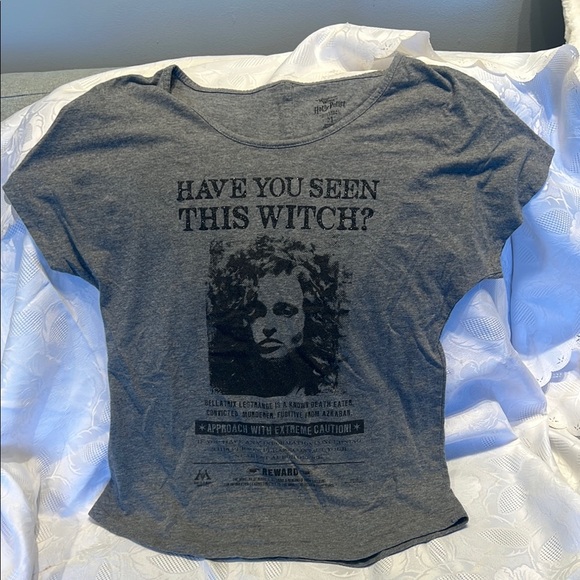 Universal Studios Bellatrix Lestrange gray graphic t shirt scoop neck - Picture 1 of 8